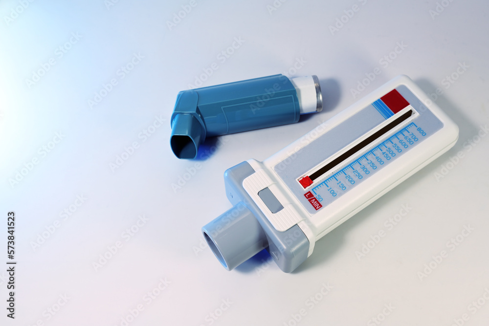 Foto de Peak flow meter, measurement of maximum expiratory rate and a