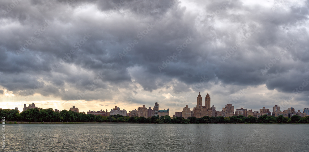 Central Park Reservoir, early morning cloudy day