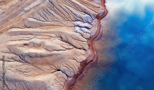 Foto Aerial view of a titanium mine with tailing ponds