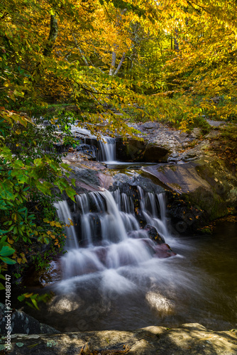 Fototapeta Naklejka Na Ścianę i Meble -  Statons Creek Falls in Virginia