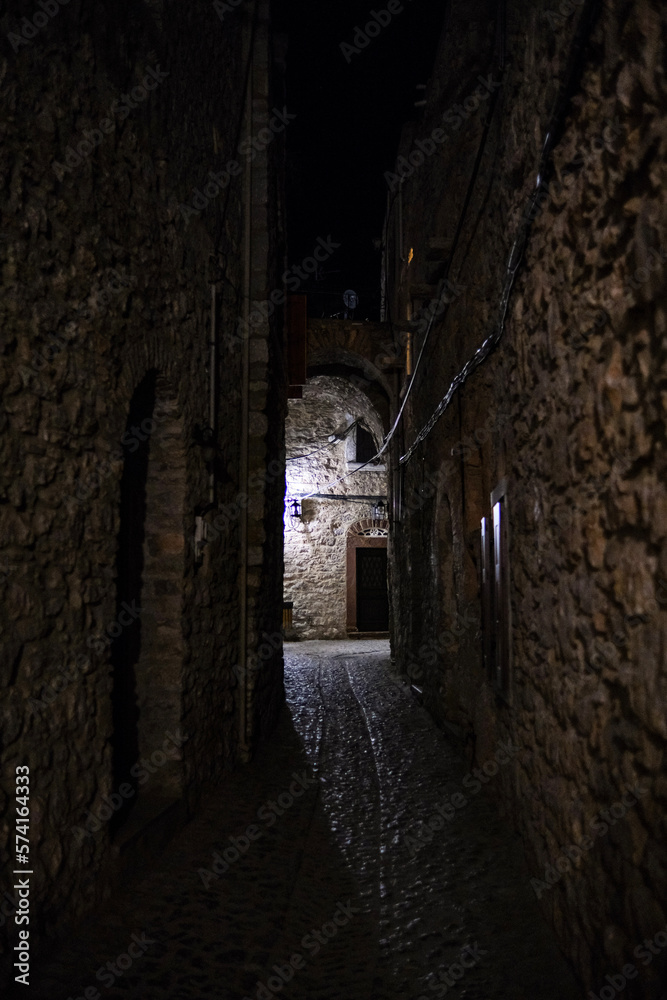 Obraz premium narrow street in the city