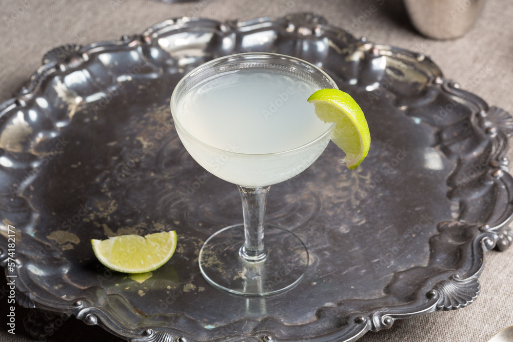 Fototapeta premium Daiquiri cocktail refreshing rum, lime and simple syrup drink