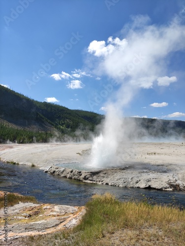 geyser s eruption in yellowstone park