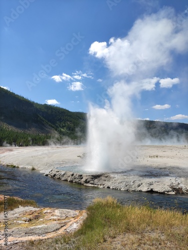 geyser s eruption in yellowstone park
