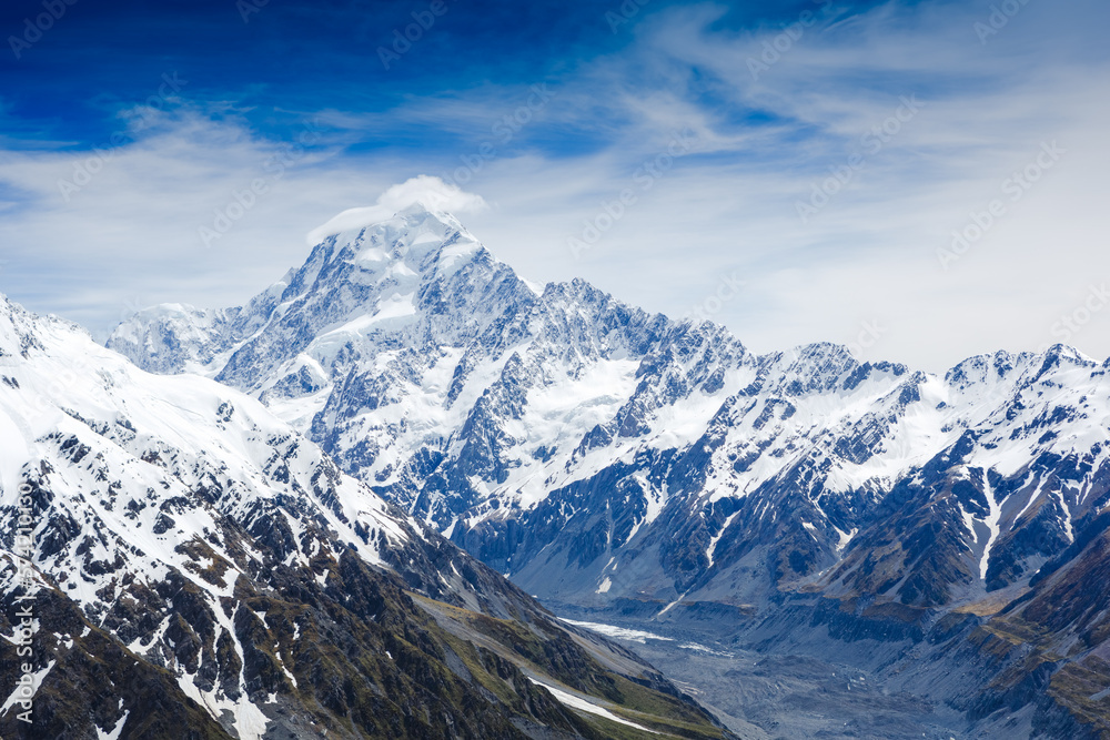 Obraz premium Majestic mountain landscape. Mount Cook, New Zealand