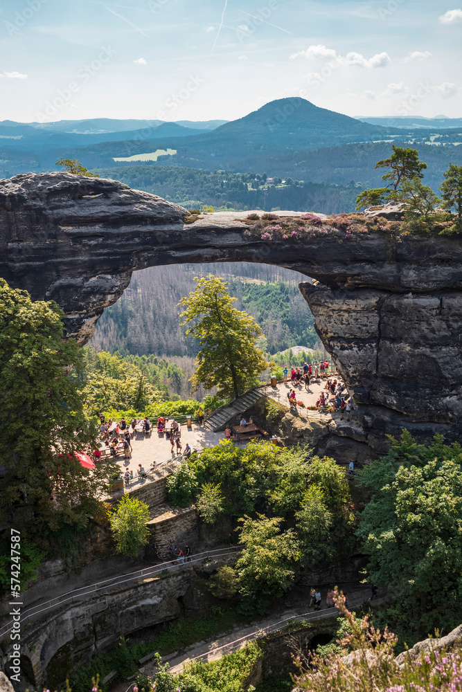 Obraz premium Prebischtor Böhmische Schweiz Sommer Sehenswürdigkeit