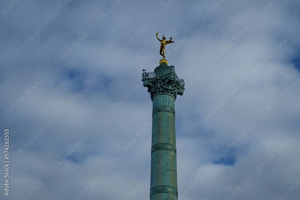 Génie de la Liberté sur la Colonne de Juillet, Place de la Bastille. Paris. 