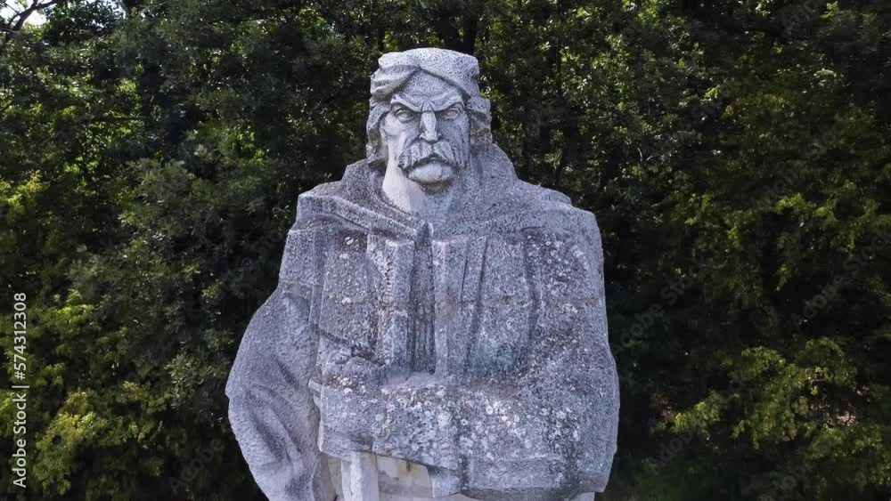 A monument to soldiers. Monument to Soviet soldiers in Kiev. Drone video. A monument over the city. A work of art. The ancient buildings of Kiev. A monument to soldiers. Monument to Soviet soldiers in Kiev. Drone video. A monument over the city. A work of art. The ancient buildings of Kiev.