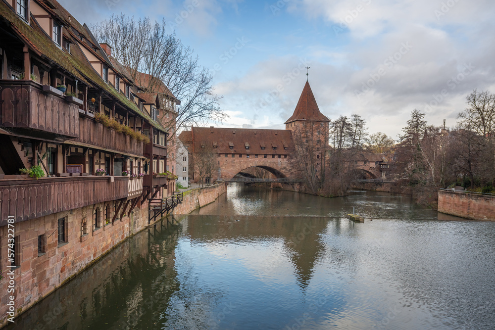 Fototapeta premium Fronveste and Schlayerturm Tower at Pegnitz River - Nuremberg, Bavaria, Germany