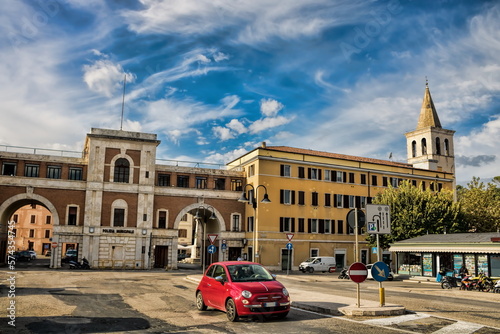 spoleto, italien - stadttore an der piazza garibaldi photo