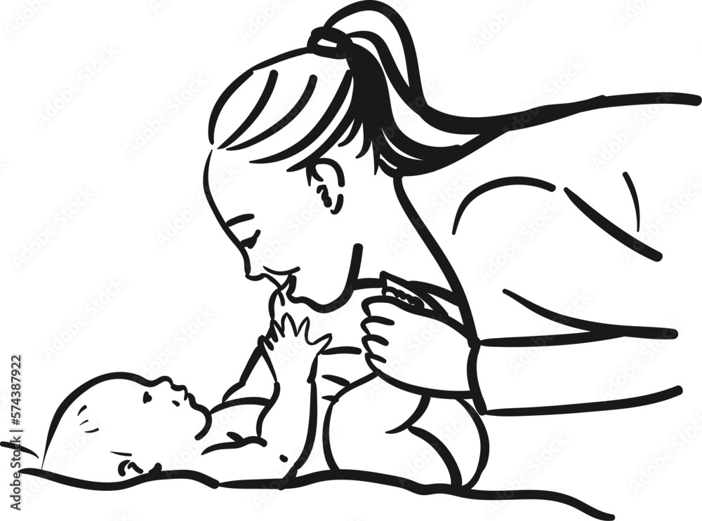 une maman souriante en train de changer son bébé