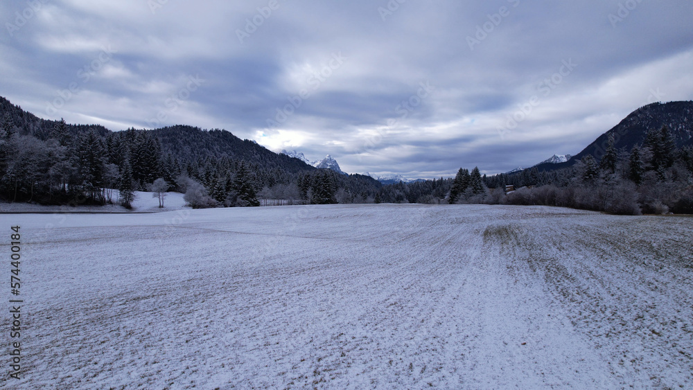 The Wetterstein mountains, is a mountain group in the Northern Limestone Alps within the Eastern Alps. It is a comparatively compact range along the border between Germany and Austria. The Wetterstein mountains, is a mountain group in the Northern Limestone Alps within the Eastern Alps. It is a comparatively compact range along the border between Germany and Austria.