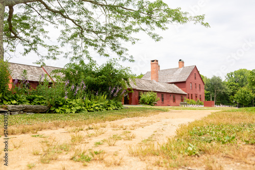 Canvas Print Old historic new england farm house