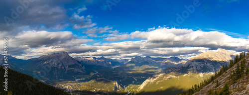 Fototapeta Naklejka Na Ścianę i Meble -  Bow Valley in Banff national park