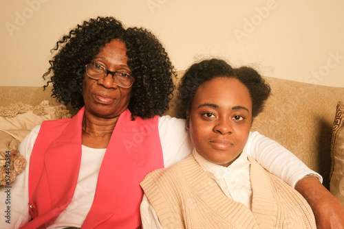 Φωτογραφία Aunt and niece