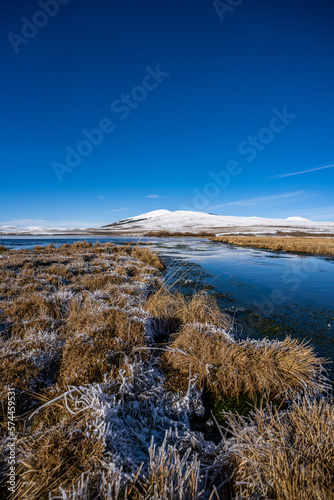 Fototapeta Naklejka Na Ścianę i Meble -  Winter view of the lake