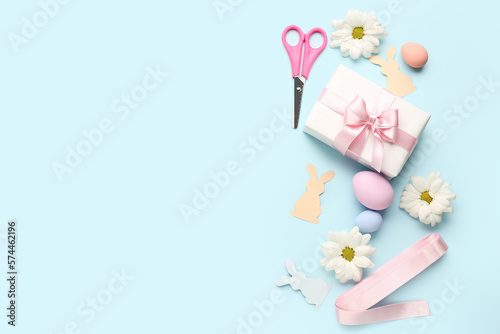 Gift with scissors, Easter ...
