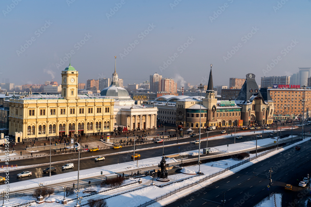 Obraz premium Ленинградский и Ярославский вокзалы на Комсомольской площади (площади трех вокзалов).
