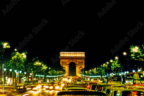Fototapeta Naklejka Na Ścianę i Meble -  Avenue des Champs-Elysees in night lighting leading up to the Arc de Triomphe in Paris, France