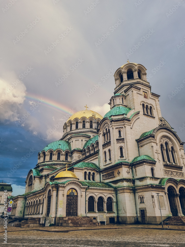 Fototapeta premium Alexander Nevsky Cathedral with a rainbow in the background, Sofia, Bulgaria
