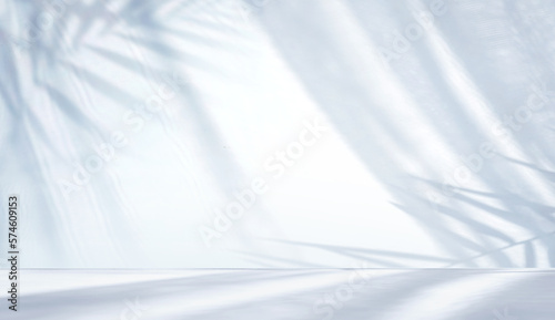 Fotografia Minimal abstract light blue background for product presentation