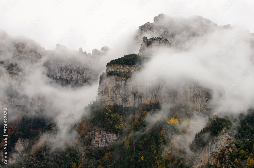 Fog in the mountains (Añisclo Canyon)