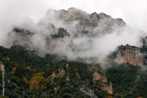 Fog in the mountains (Añisclo Canyon) © Daniel Jara