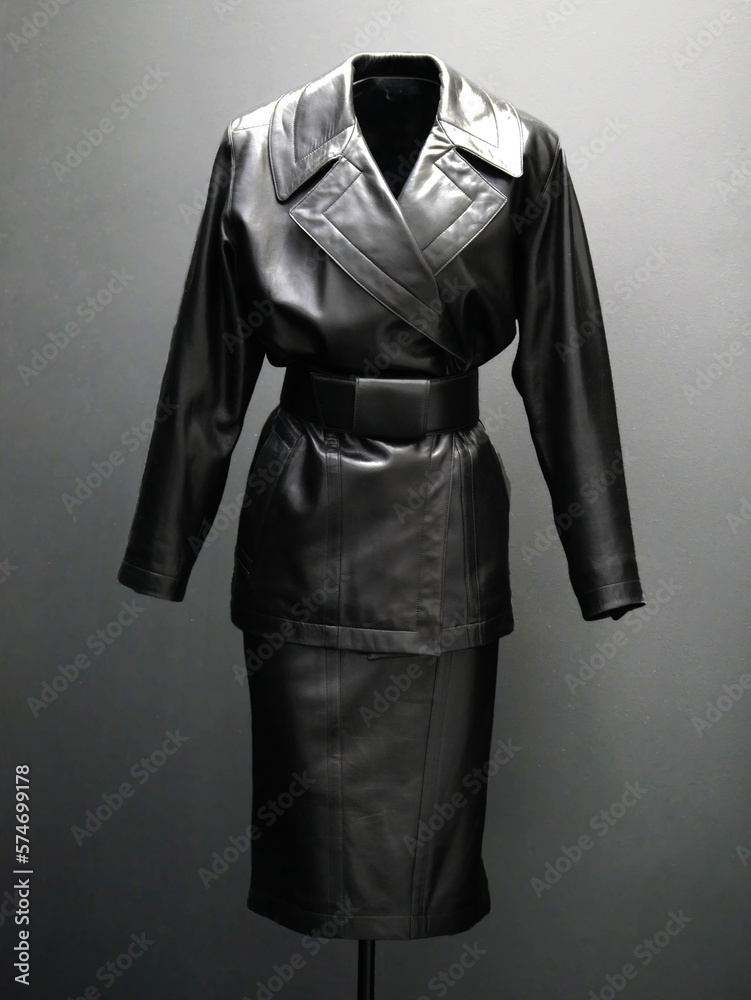 Azzedine Alaia, "prêt à porter" collection 1984 : Topstitched black  lambskin leather set. Jacket fitted and draped at the waist. Straight skirt  Stock 写真 | Adobe Stock