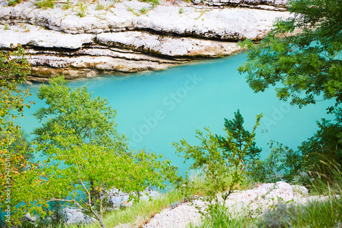 Blick von oben auf den Gorges Du Verdon in Frankreich photo