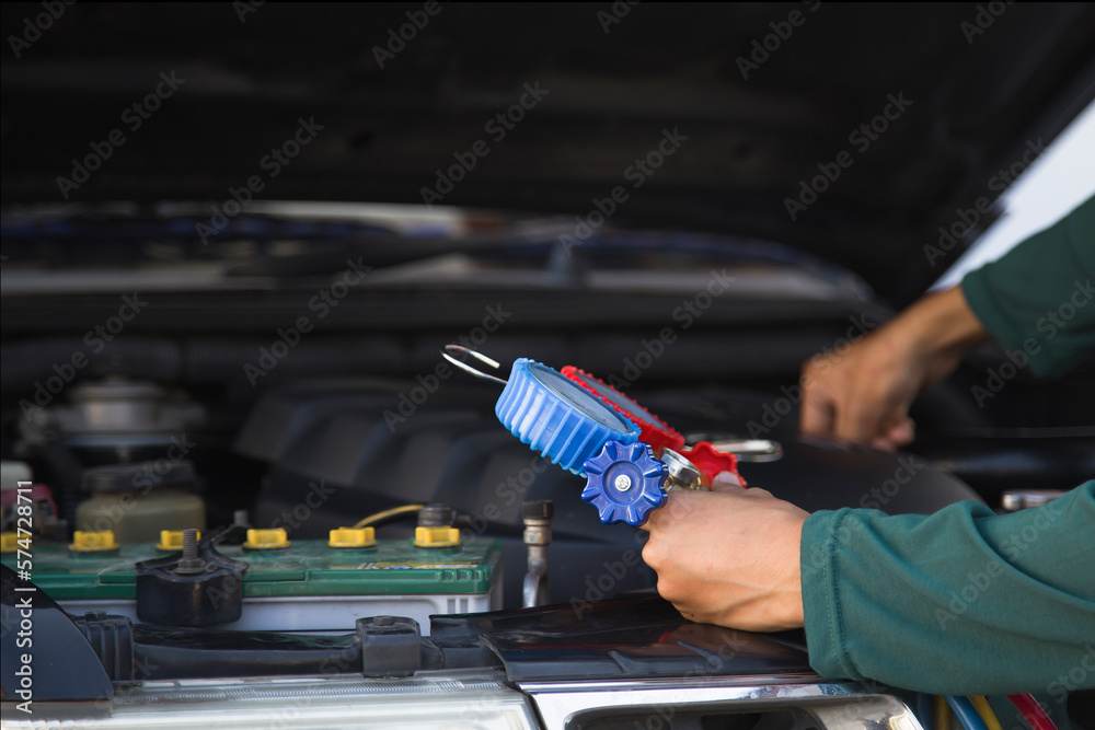 Car air conditioner check service, leak detection, fill refrigerant