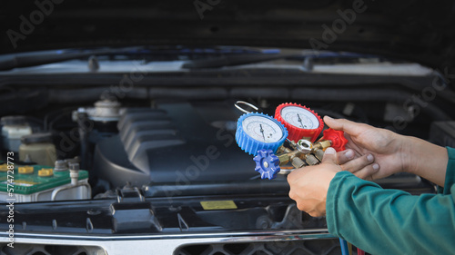 Car air conditioner check service, leak detection, fill refrigerant