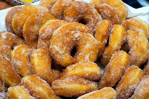 Fatti fritti o parafrittus sardi, dolce tipico del carnevale in Sardegna, cibo italiano 