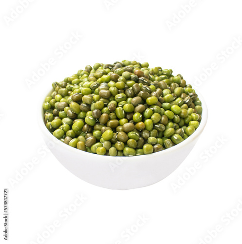 Green bean in wooden bowl. File PNG.