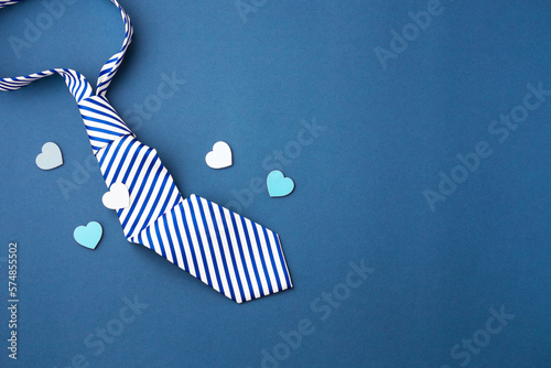 Tableau sur toile Tie with love heart on blue background, happy fathers day concept