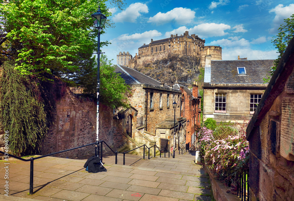 Edinburgh castle with Vennel street, Scotland - nobody - obrazy, fototapety, plakaty 