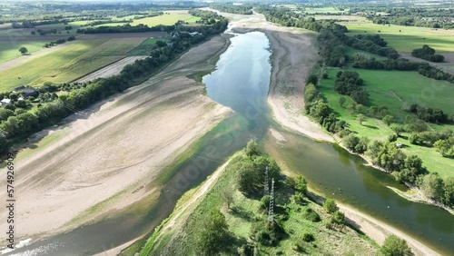 « Grand Bras » de la Loire en période de sécheresse entre Chalonnes  sur Loire et Montjean sur Loire, Maine et Loire.
