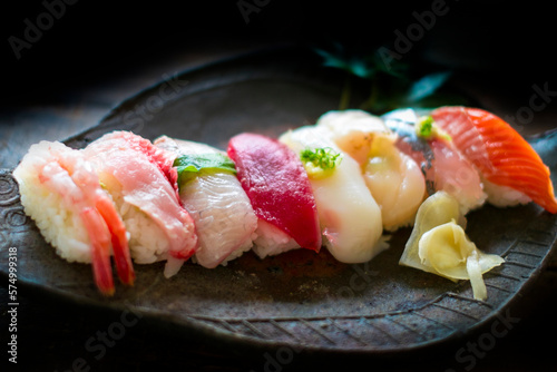 お寿司とヒラメの和食器