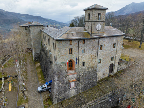 castello di corniglio photo