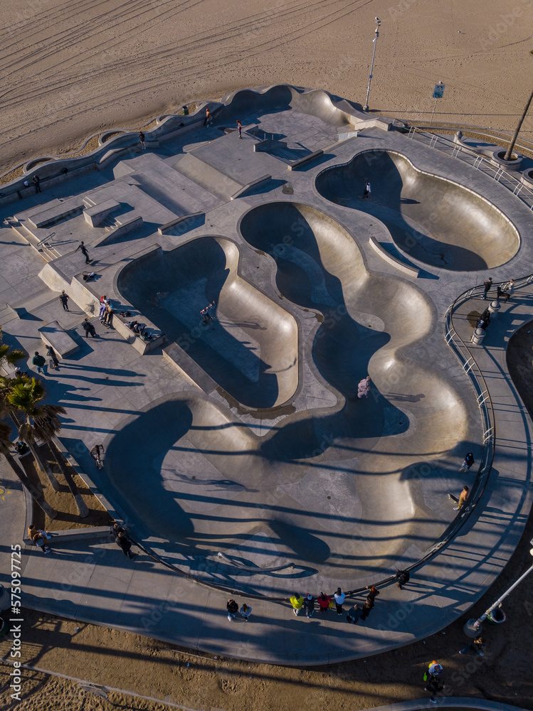 Aerial photography of the venice beach boardwalk, shops, vendors