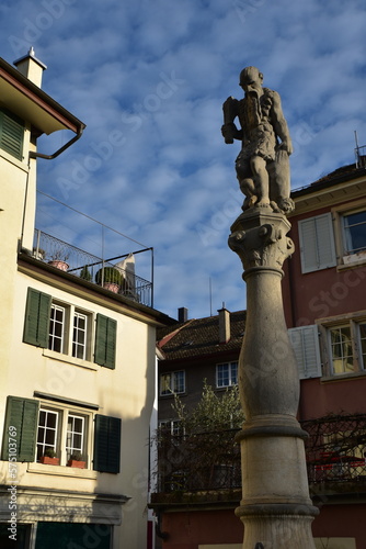 Statue-colonne à Zurich. Suisse