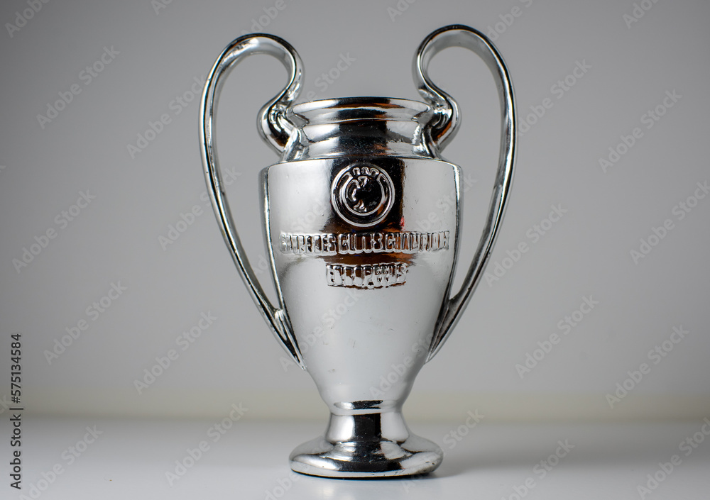 14,762 en la categoría «Champions league trophy icon» de fotos e imágenes  de stock libres de regalías