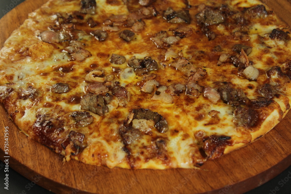 Pizza de carne y tocino Pizza de carne y tocino