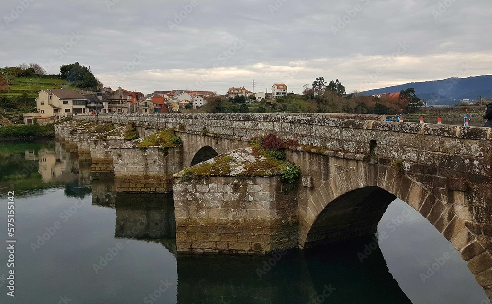 Puente romano sobre el río Verdugo en Pontevedra, Galicia