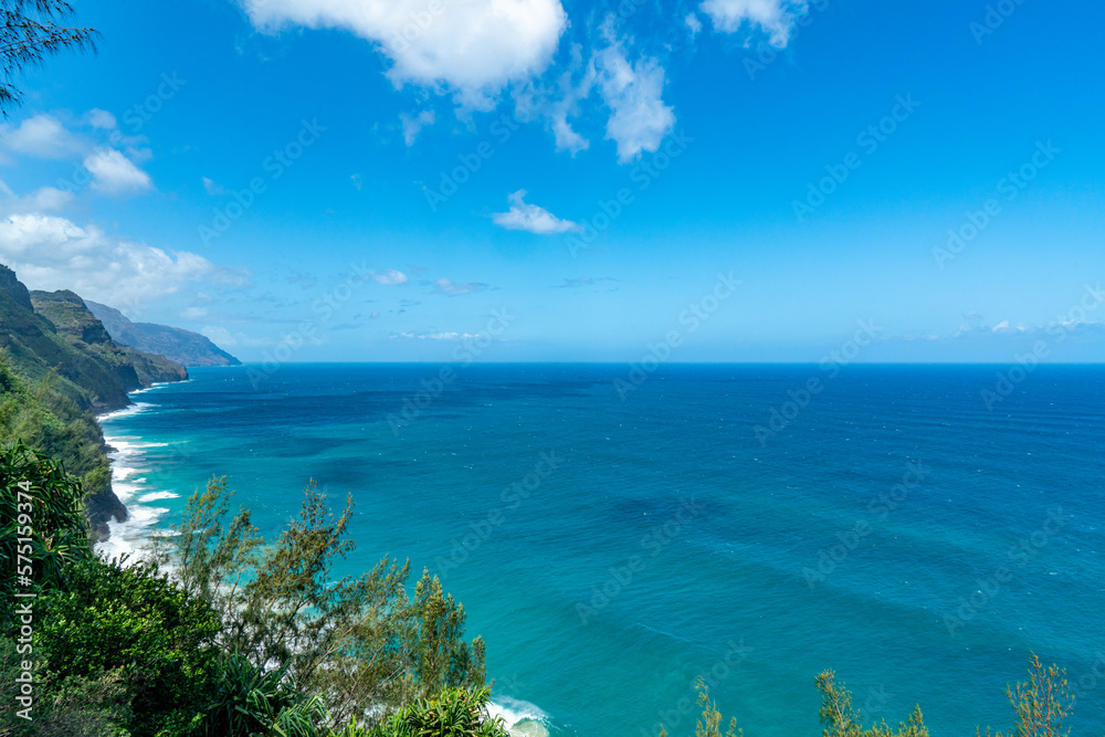 Beautiful ocean view from the Kalalau Trail Trailhead in Kauai, Hawaii