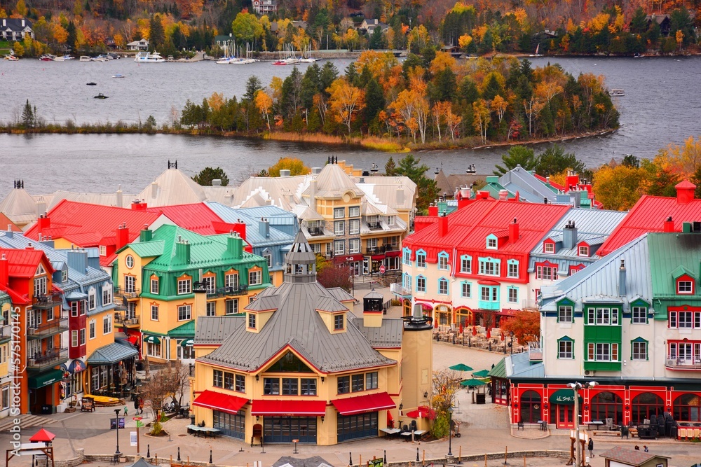Naklejka premium Tremblant Village, Quebec, Canada