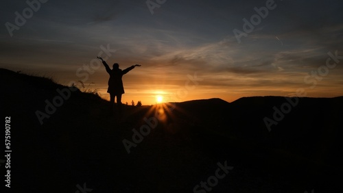 silhouette of a woman in the sunset (Villard de Lans - Vercors - Grenoble) © PVNF
