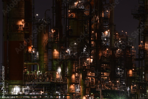 川崎市水江町 製油プラントの夜景 © Atsu