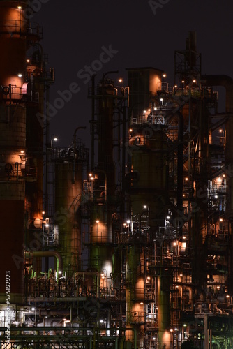 川崎市水江町 製油プラントの夜景 © Atsu