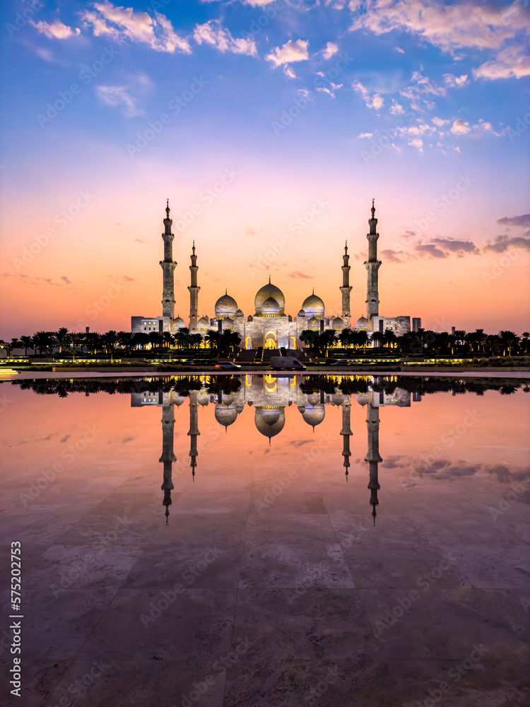The Sheikh Zayed Grand Mosque during sunset, in Abu Dhabi, United Arab Emirates