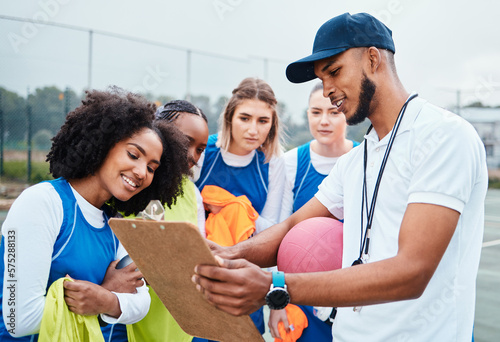 Fototapeta Naklejka Na Ścianę i Meble -  Clipboard strategy, netball sports team and coach planning game plan, teamwork collaboration or explain competition idea. Coaching athlete, teaching and talking people listening to fitness challenge